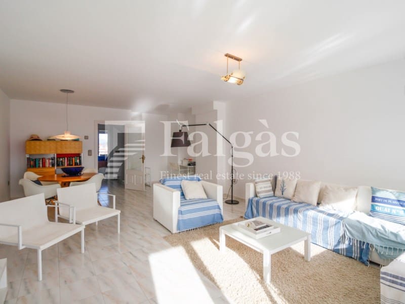 4 chambre Appartement à vendre à Empuriabrava avec garage - 480 000 € (Ref: 9446666)