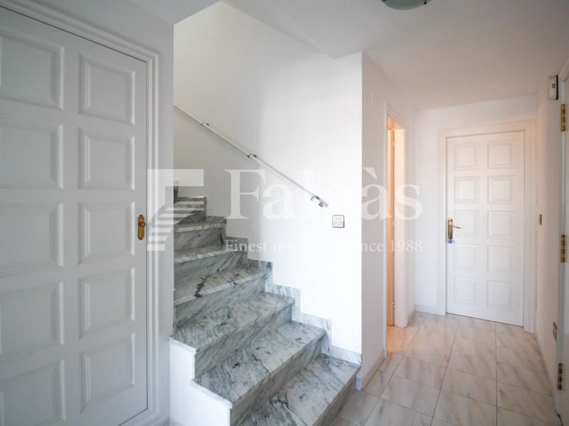 4 chambre Appartement à vendre à Empuriabrava avec garage - 480 000 € (Ref: 9446666)