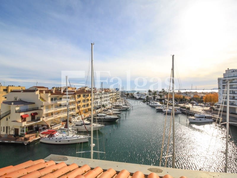 4 chambre Appartement à vendre à Empuriabrava avec garage - 480 000 € (Ref: 9446666)