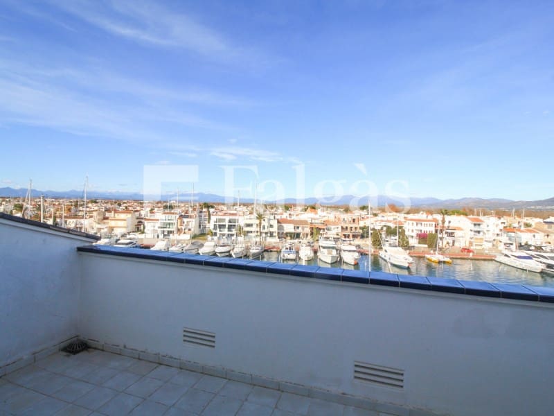 4 chambre Appartement à vendre à Empuriabrava avec garage - 480 000 € (Ref: 9446666)