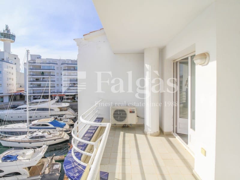 4 chambre Appartement à vendre à Empuriabrava avec garage - 480 000 € (Ref: 9446666)