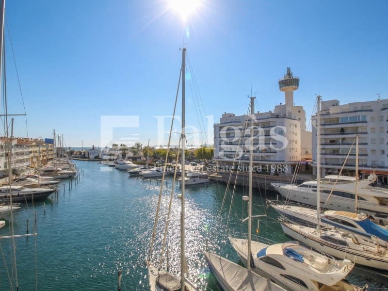 4 bedroom Flat for sale in Empuriabrava with garage - € 480,000 (Ref: 9446666)