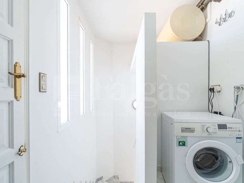 Piso de 4 habitaciones en Empuriabrava en venta con garaje - 485.000 € (Ref: 9446666)