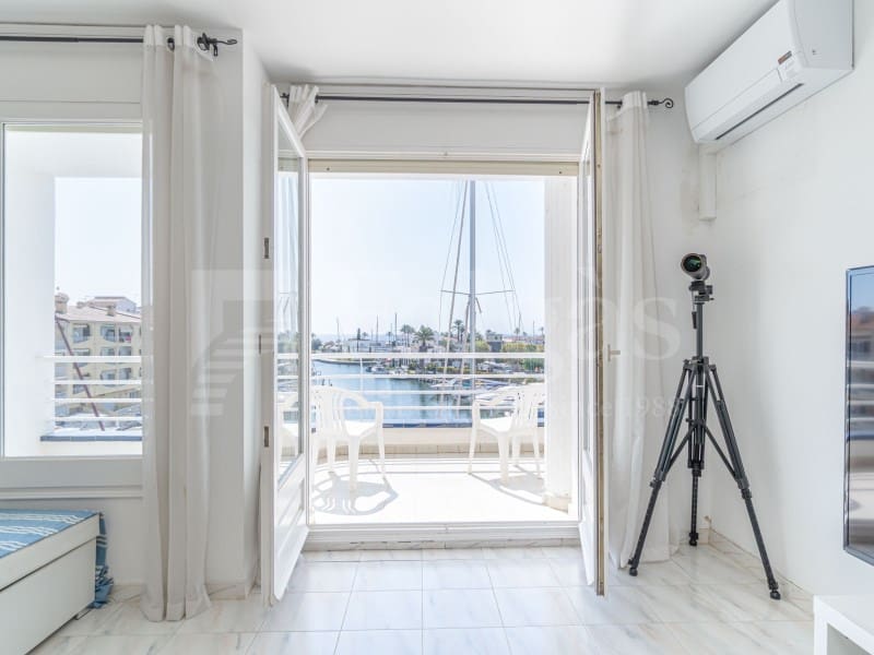 Piso de 4 habitaciones en Empuriabrava en venta con garaje - 485.000 € (Ref: 9446666)