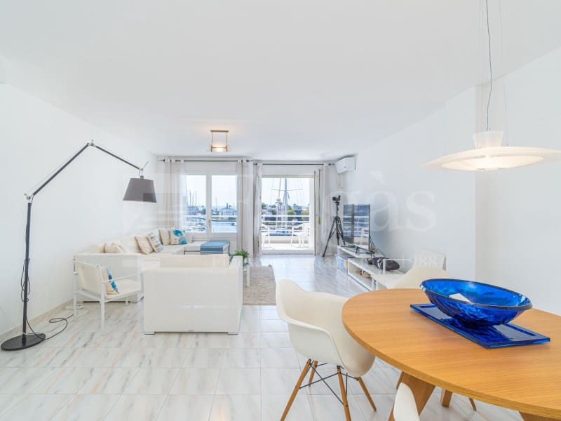 Piso de 4 habitaciones en Empuriabrava en venta con garaje - 485.000 € (Ref: 9446666)