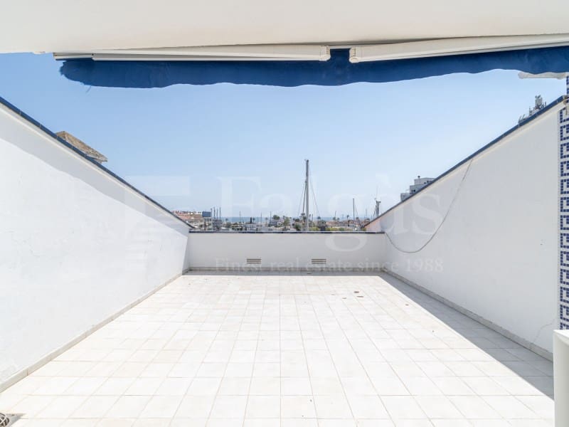 Piso de 4 habitaciones en Empuriabrava en venta con garaje - 485.000 € (Ref: 9446666)