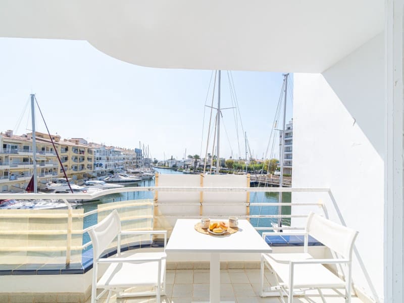Piso de 4 habitaciones en Empuriabrava en venta con garaje - 485.000 € (Ref: 9446666)