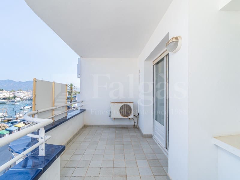 Piso de 4 habitaciones en Empuriabrava en venta con garaje - 485.000 € (Ref: 9446666)