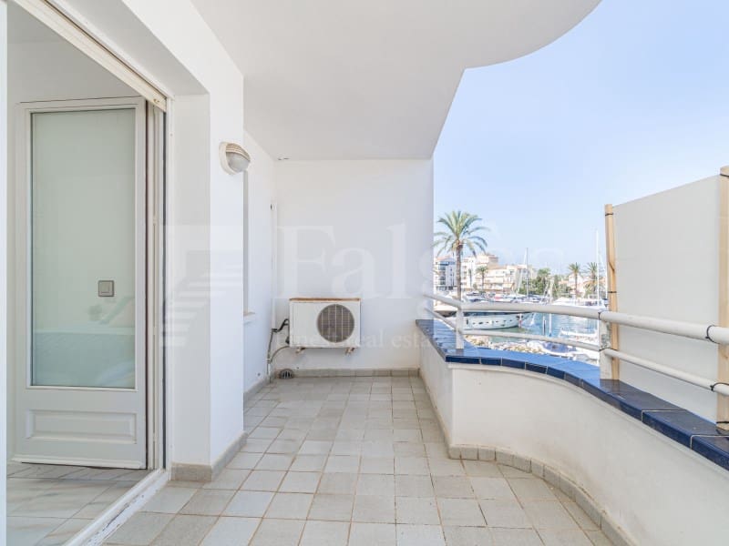 Piso de 4 habitaciones en Empuriabrava en venta con garaje - 485.000 € (Ref: 9446666)
