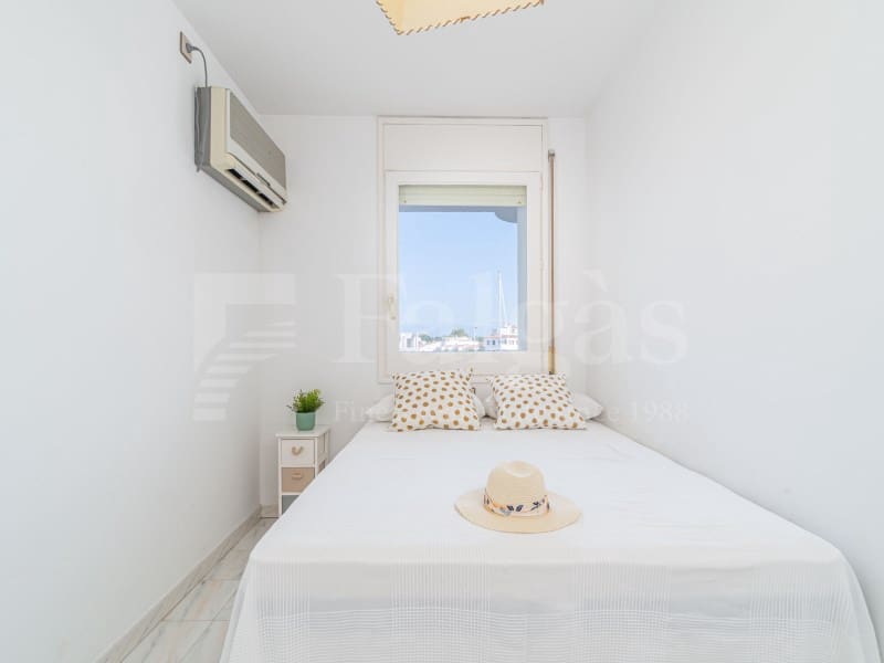 Piso de 4 habitaciones en Empuriabrava en venta con garaje - 485.000 € (Ref: 9446666)