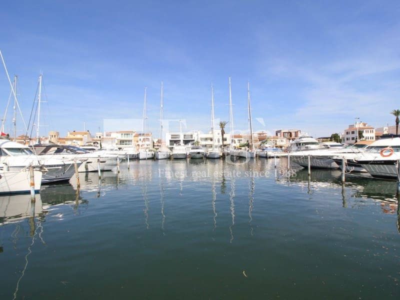 1 sypialnia Mieszkanie na sprzedaż w Empuriabrava z garażem - 425 000 € (Ref: 9456232)