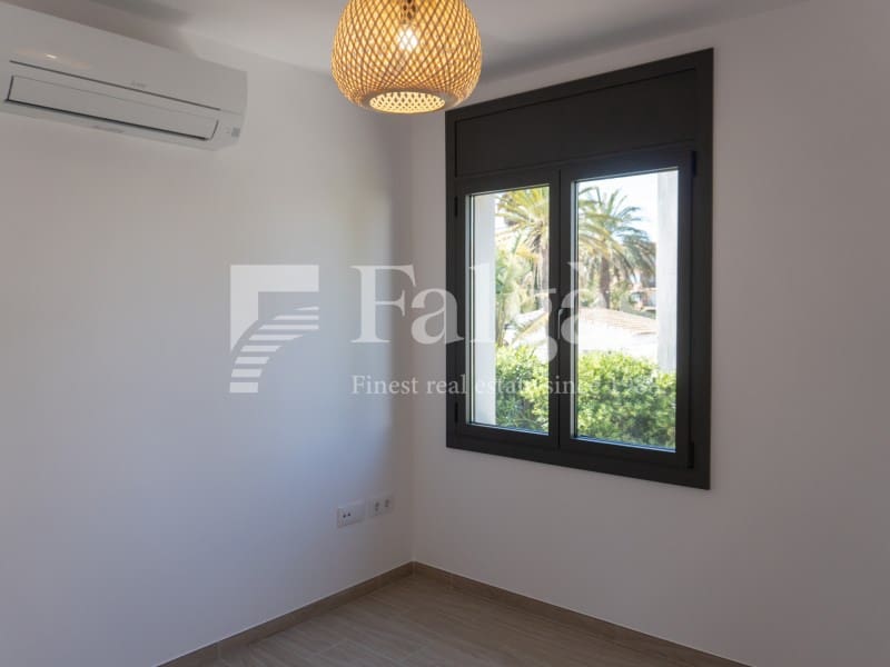 3 bedroom Flat for sale in Empuriabrava with pool - € 495,000 (Ref: 9462063)