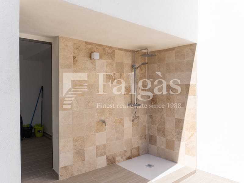 3 bedroom Flat for sale in Empuriabrava with pool - € 495,000 (Ref: 9462063)