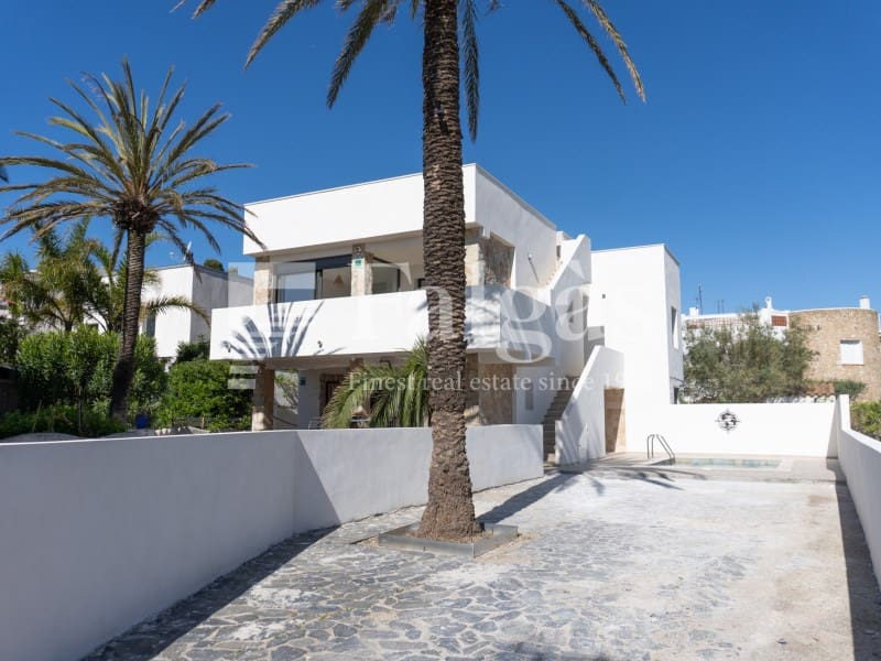 3 bedroom Flat for sale in Empuriabrava with pool - € 495,000 (Ref: 9462063)