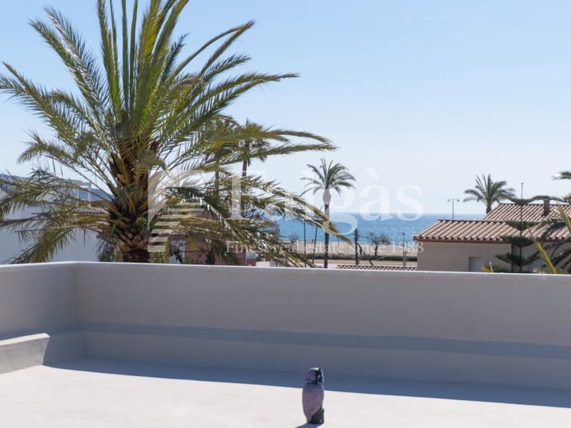 3 bedroom Flat for sale in Empuriabrava with pool - € 495,000 (Ref: 9462063)