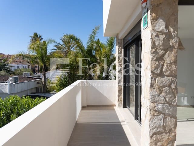 3 slaapkamer Flat te koop in Empuriabrava, Castelló d'Empúries met zwembad - € 495.000 (Ref: 9462063)