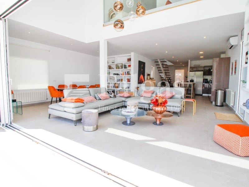 4 Zimmer Villa zu verkaufen in Empuriabrava mit Garage - 1.395.000 € (Ref: 9670322)