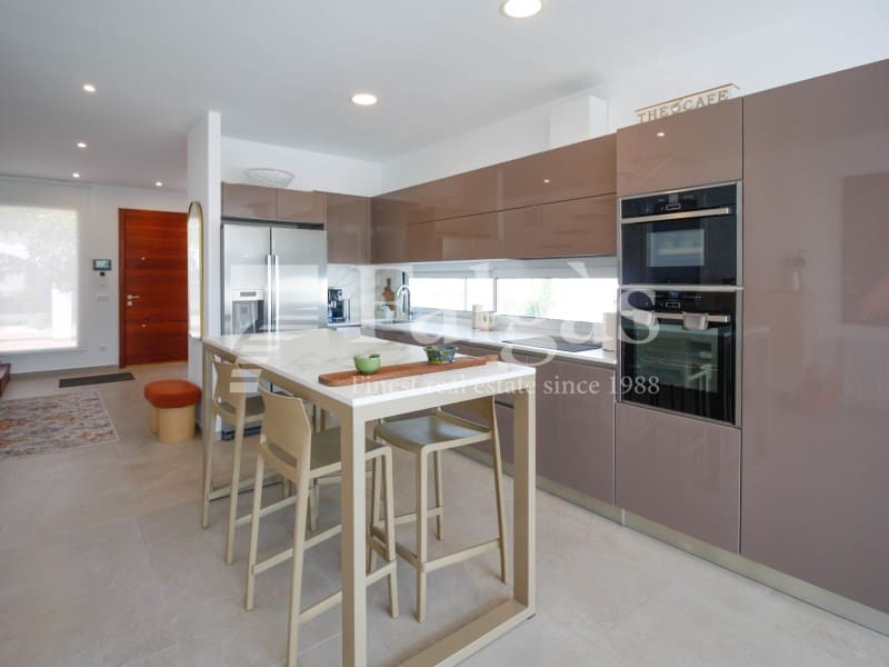 4 Zimmer Villa zu verkaufen in Empuriabrava mit Garage - 1.395.000 € (Ref: 9670322)