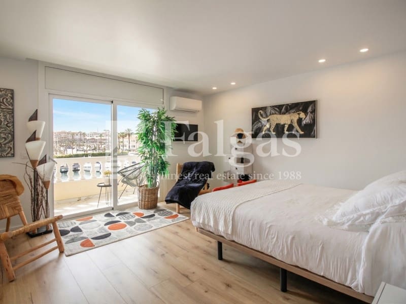 3 bedroom Apartment for sale in Empuriabrava - € 580,000 (Ref: 9686266)