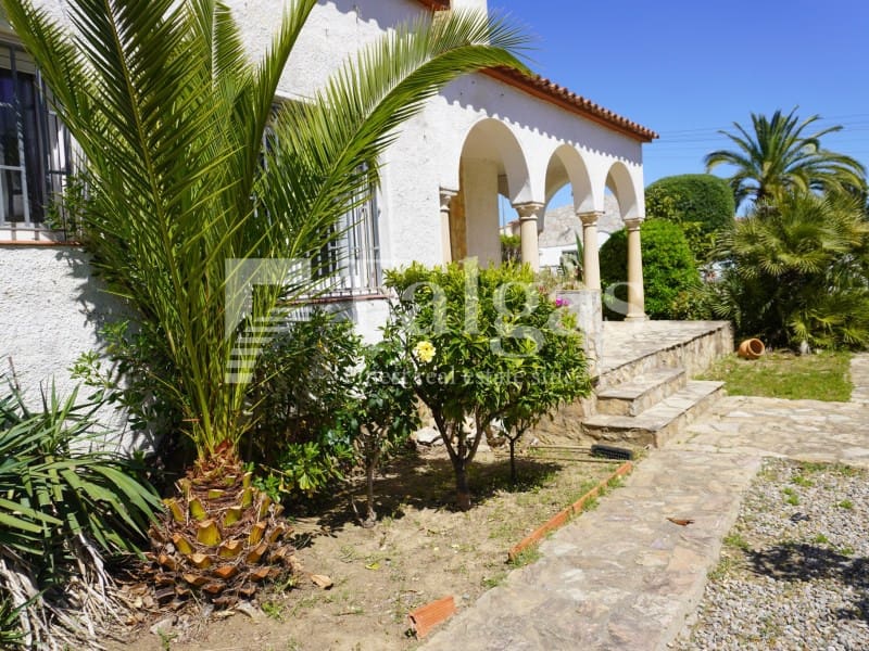 4 sypialnia Willa na sprzedaż w Empuriabrava z garażem - 495 000 € (Ref: 9780416)