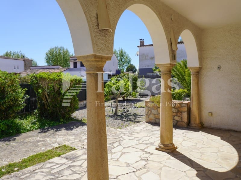 4 sypialnia Willa na sprzedaż w Empuriabrava z garażem - 495 000 € (Ref: 9780416)