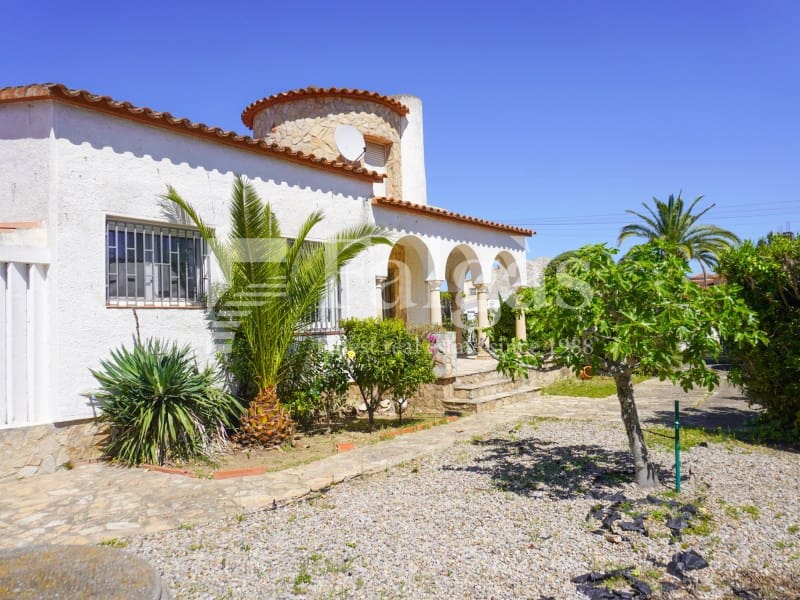 4 sypialnia Willa na sprzedaż w Empuriabrava z garażem - 495 000 € (Ref: 9780416)