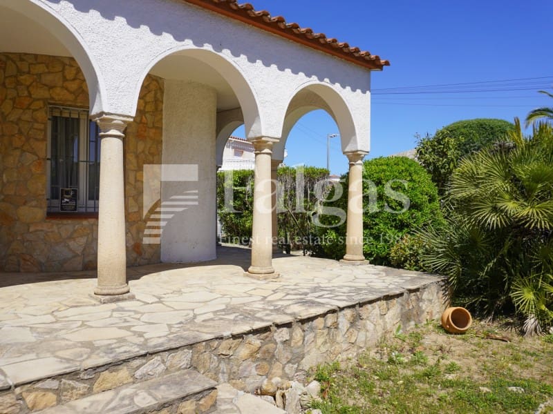 4 sypialnia Willa na sprzedaż w Empuriabrava z garażem - 495 000 € (Ref: 9780416)