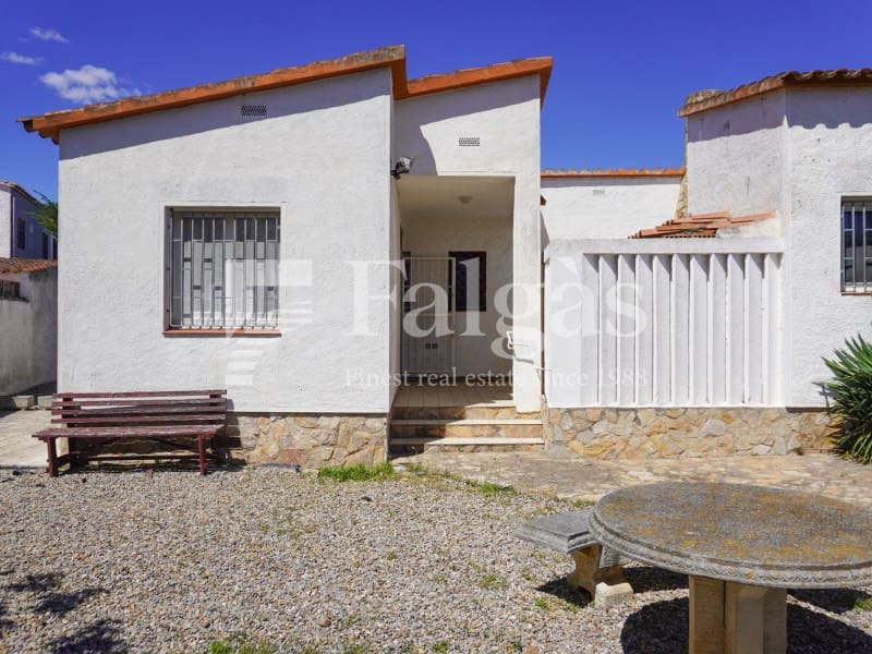 4 sypialnia Willa na sprzedaż w Empuriabrava z garażem - 495 000 € (Ref: 9780416)