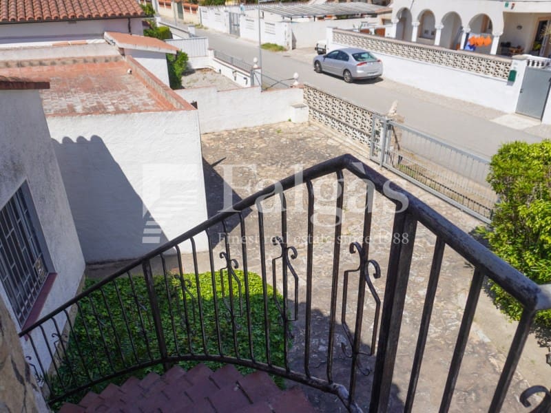 4 sypialnia Willa na sprzedaż w Empuriabrava z garażem - 495 000 € (Ref: 9780416)