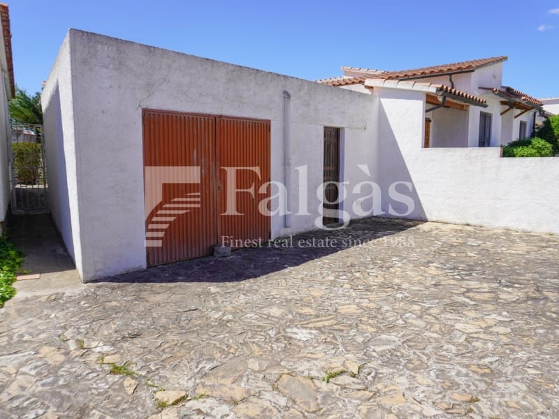 4 sypialnia Willa na sprzedaż w Empuriabrava z garażem - 495 000 € (Ref: 9780416)