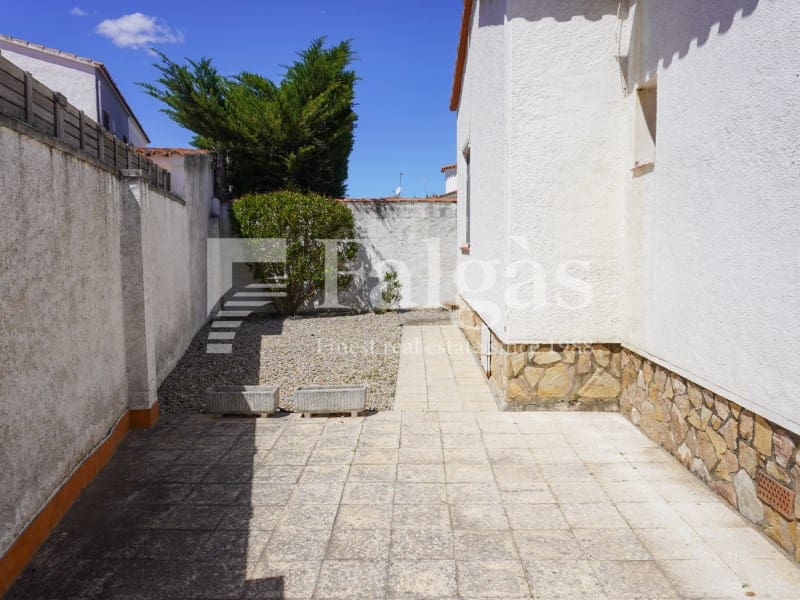 4 sypialnia Willa na sprzedaż w Empuriabrava z garażem - 495 000 € (Ref: 9780416)