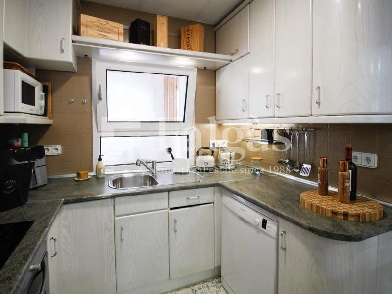 Chalet de 3 habitaciones en Empuriabrava en venta con piscina garaje - 1.390.000 € (Ref: 9809802)