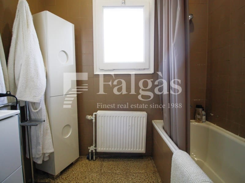 Chalet de 3 habitaciones en Empuriabrava en venta con piscina garaje - 1.390.000 € (Ref: 9809802)