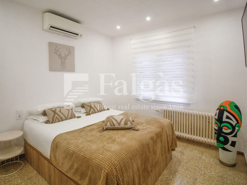 Chalet de 3 habitaciones en Empuriabrava en venta con piscina garaje - 1.390.000 € (Ref: 9809802)