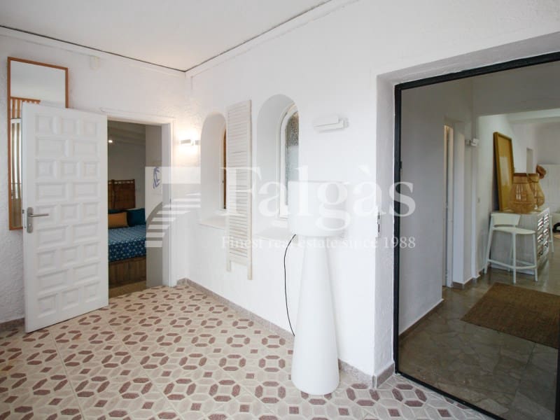 Chalet de 3 habitaciones en Empuriabrava en venta con piscina garaje - 1.390.000 € (Ref: 9809802)