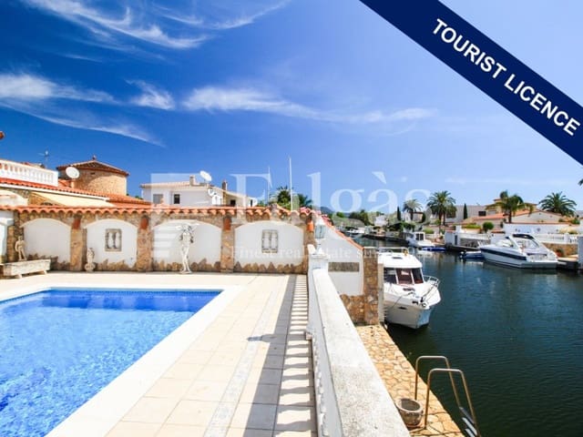3 sovrum Villa till salu i Empuriabrava, Castelló d'Empúries med pool garage - 1 390 000 € (Ref: 9809802)