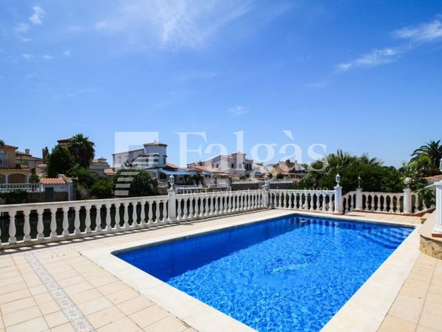 3 sovrum Villa till salu i Empuriabrava, Castelló d'Empúries med pool garage - 1 390 000 € (Ref: 9809802)