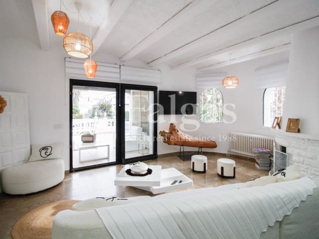 3 sovrum Villa till salu i Empuriabrava, Castelló d'Empúries med pool garage - 1 390 000 € (Ref: 9809802)