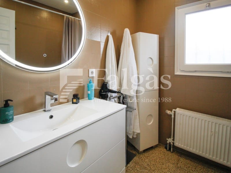 Chalet de 3 habitaciones en Empuriabrava en venta con piscina garaje - 1.390.000 € (Ref: 9809802)