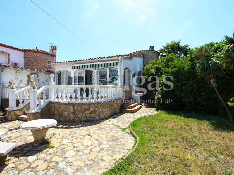 Chalet de 3 habitaciones en Empuriabrava en venta con piscina garaje - 1.390.000 € (Ref: 9809802)