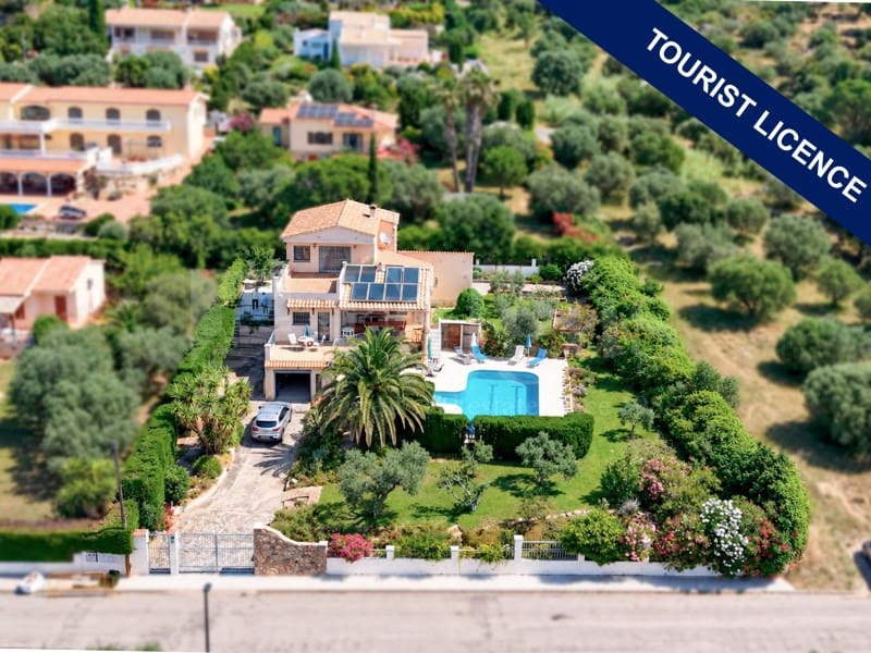 4 soveværelse Villa til salg i Pau med swimmingpool garage - € 680.000 (Ref: 9817918)