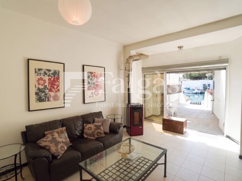 Casa de 4 habitaciones en Empuriabrava en venta - 450.000 € (Ref: 9849347)