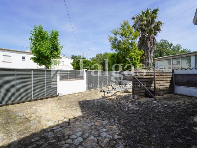 Casa de 4 habitaciones en Empuriabrava, Castelló d'Empúries en venta - 450.000 € (Ref: 9849347)