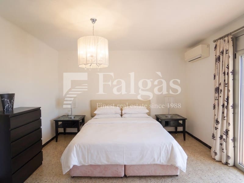 Casa de 4 habitaciones en Empuriabrava en venta - 450.000 € (Ref: 9849347)