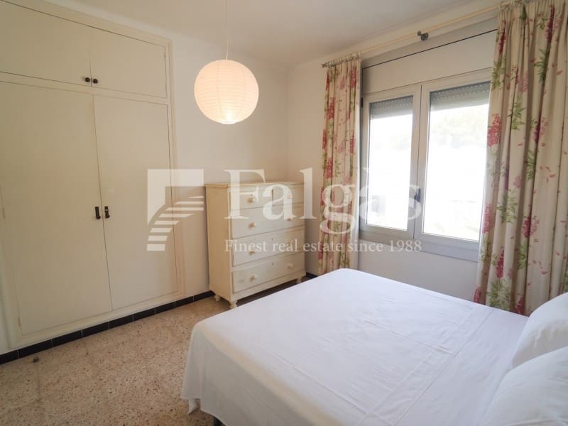 Casa de 4 habitaciones en Empuriabrava en venta - 450.000 € (Ref: 9849347)