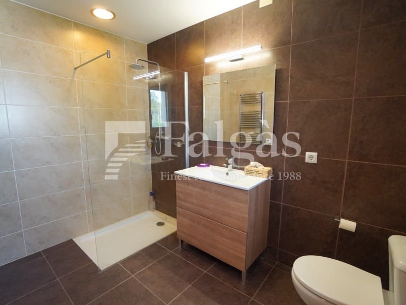 Casa de 4 habitaciones en Empuriabrava en venta - 450.000 € (Ref: 9849347)