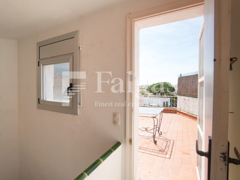 Casa de 4 habitaciones en Empuriabrava en venta - 450.000 € (Ref: 9849347)