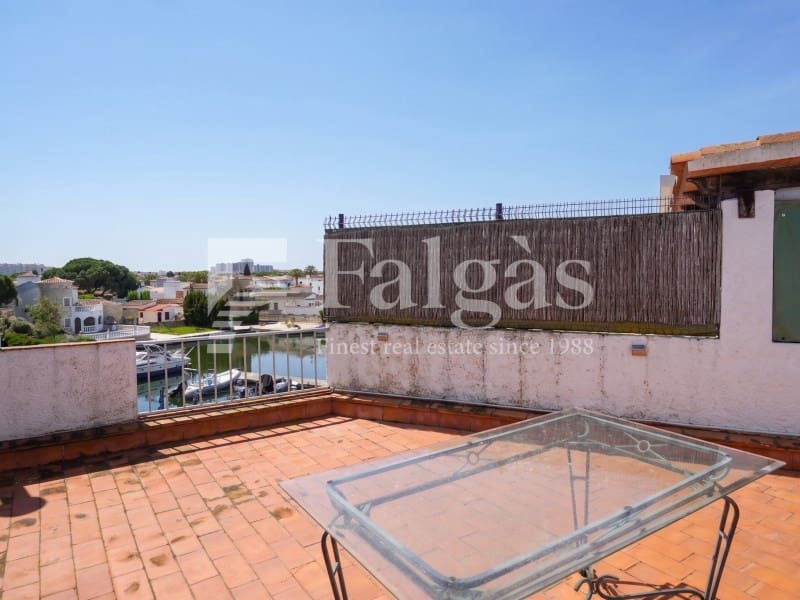 Casa de 4 habitaciones en Empuriabrava en venta - 450.000 € (Ref: 9849347)