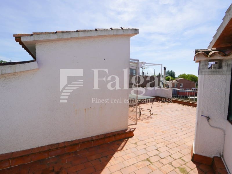 Casa de 4 habitaciones en Empuriabrava en venta - 450.000 € (Ref: 9849347)