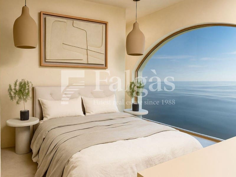 4 bedroom Villa for sale in Empuriabrava with garage - € 1,890,000 (Ref: 9873133)